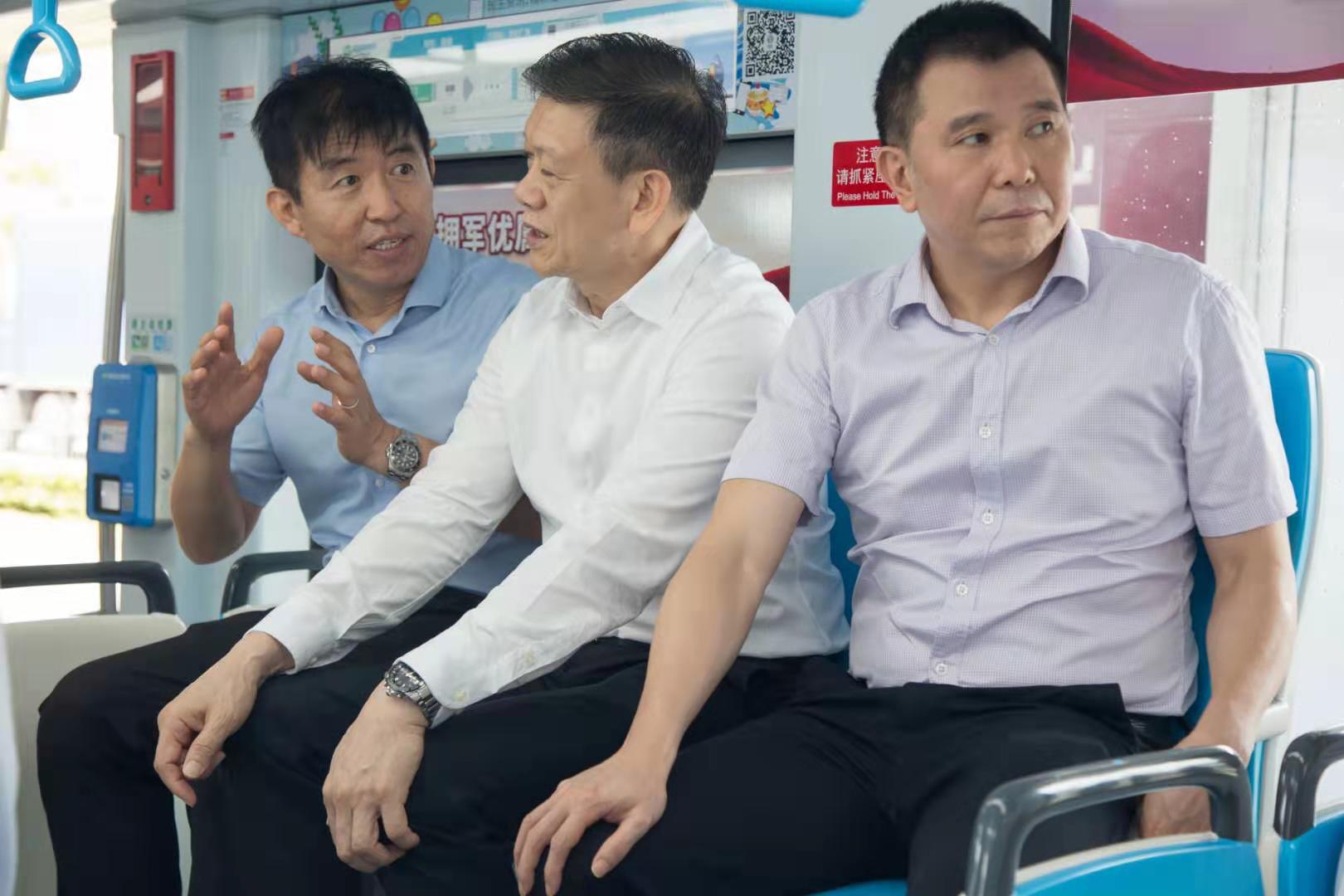 政協主席戴北方2.jpg