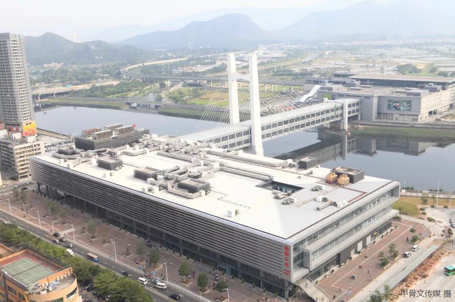 2007年8月15日，經國務院批準，福田口岸對外開放（圖為甲骨文傳媒攝影）。.jpg